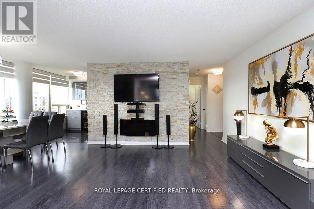 1409 - 700 Constellation Drive, Mississauga, Ontario  L5R 3G8 - Photo 13 - W12961916