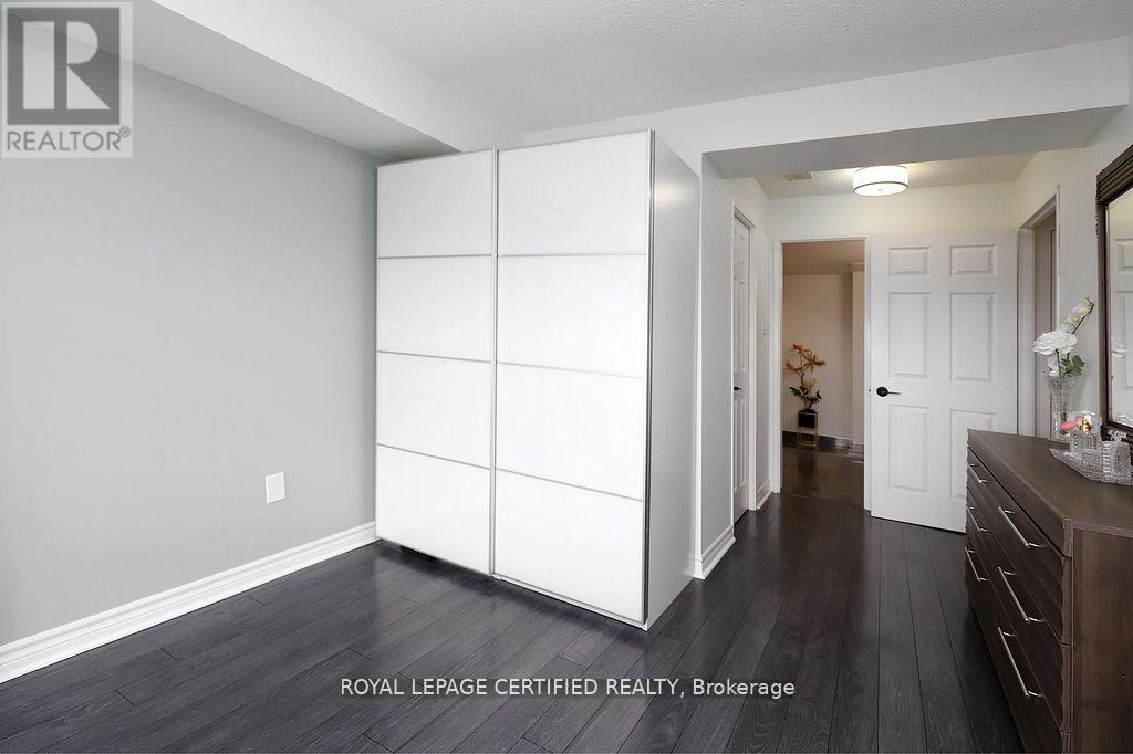 1409 - 700 Constellation Drive, Mississauga, Ontario  L5R 3G8 - Photo 18 - W12961916