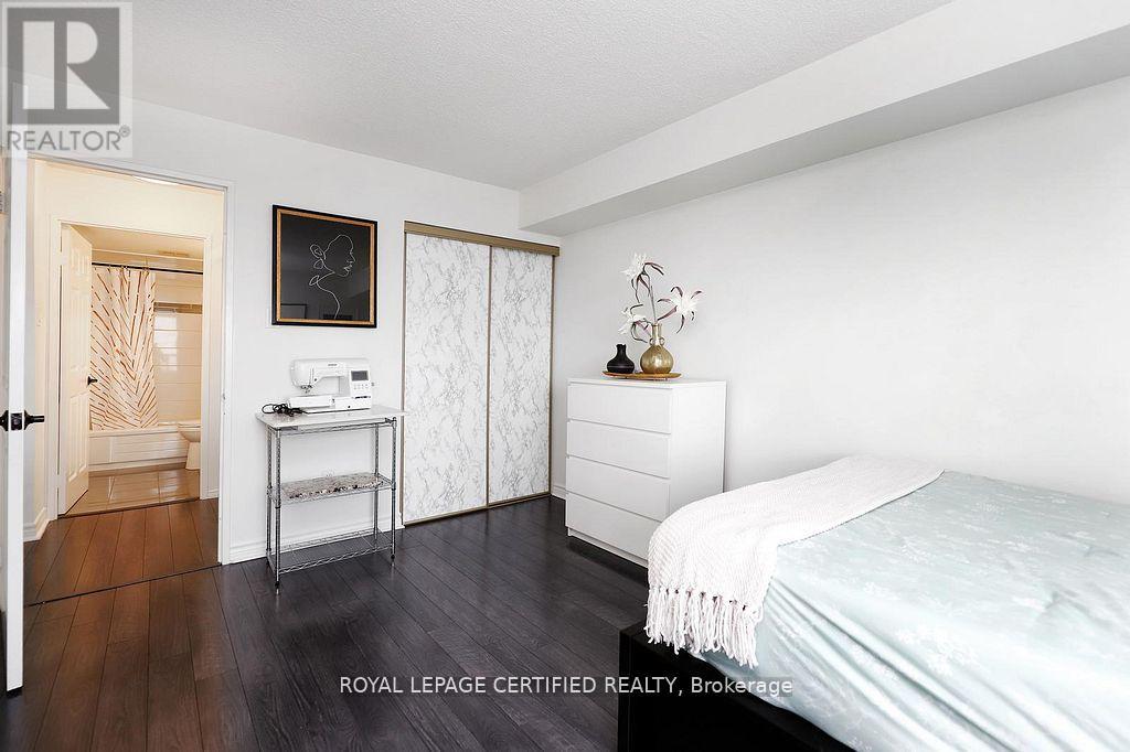 1409 - 700 Constellation Drive, Mississauga, Ontario  L5R 3G8 - Photo 24 - W12961916