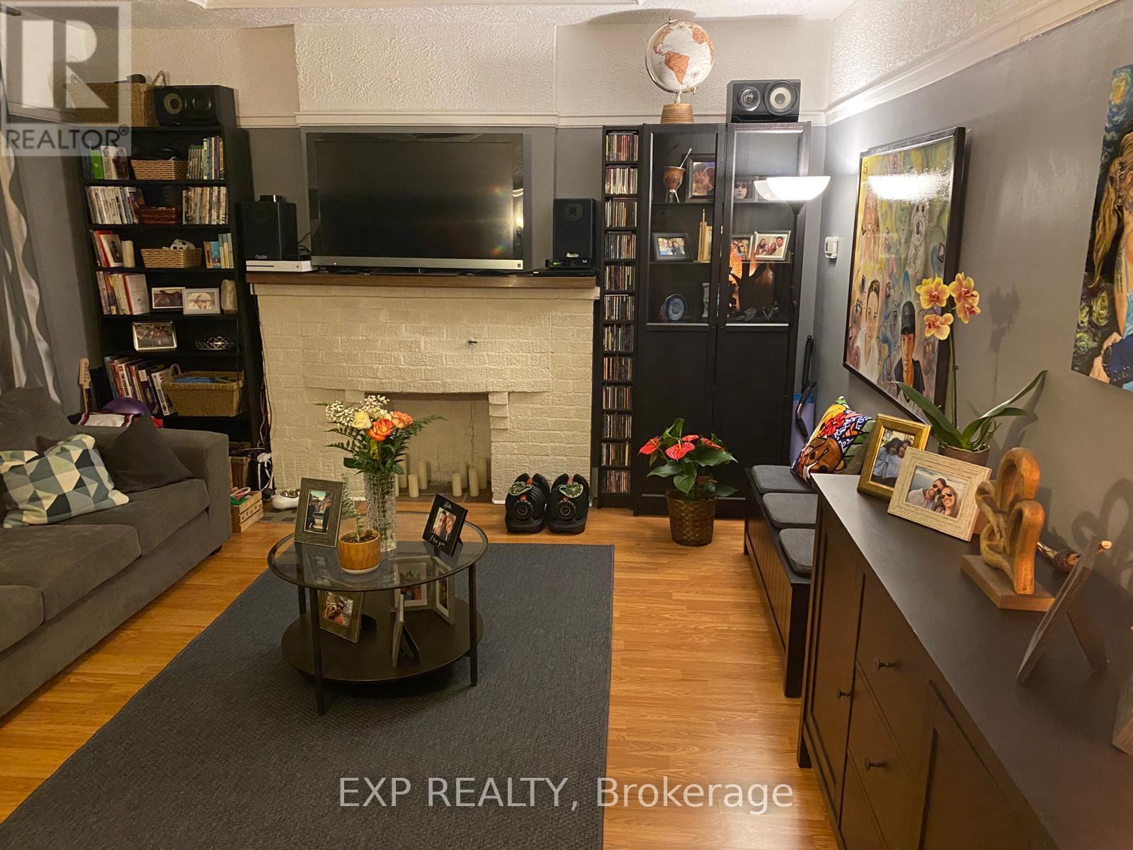 172 Eileen Avenue, Toronto, Ontario  M6N 1W1 - Photo 2 - W12961930