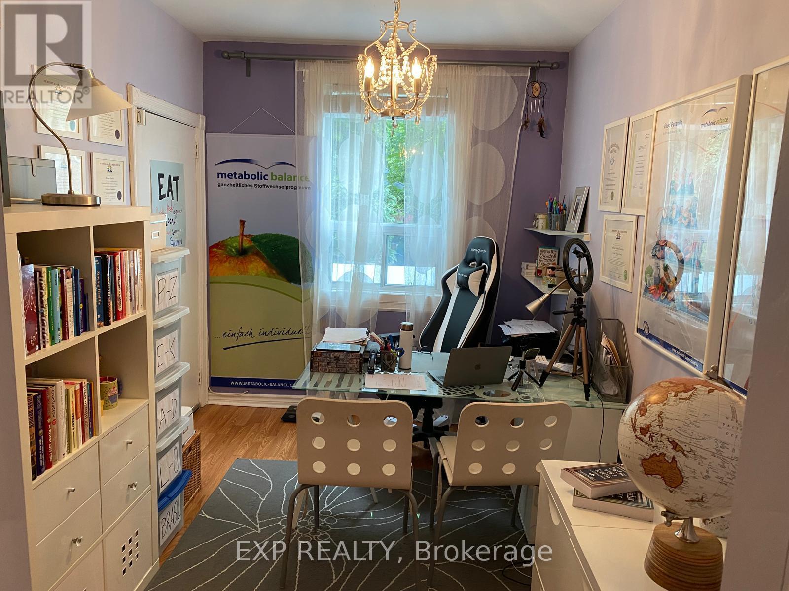 172 Eileen Avenue, Toronto, Ontario  M6N 1W1 - Photo 4 - W12961930