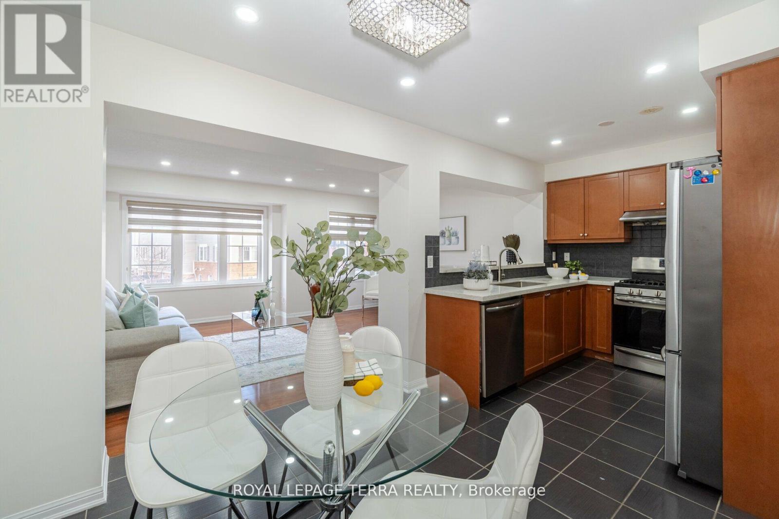 78 Donomore Drive, Brampton, Ontario  L7A 0S6 - Photo 13 - W12961944