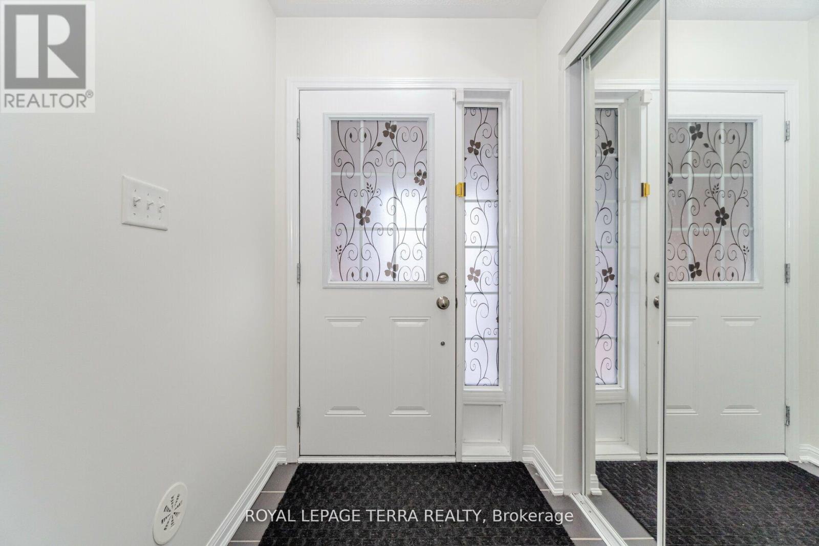 78 Donomore Drive, Brampton, Ontario  L7A 0S6 - Photo 4 - W12961944