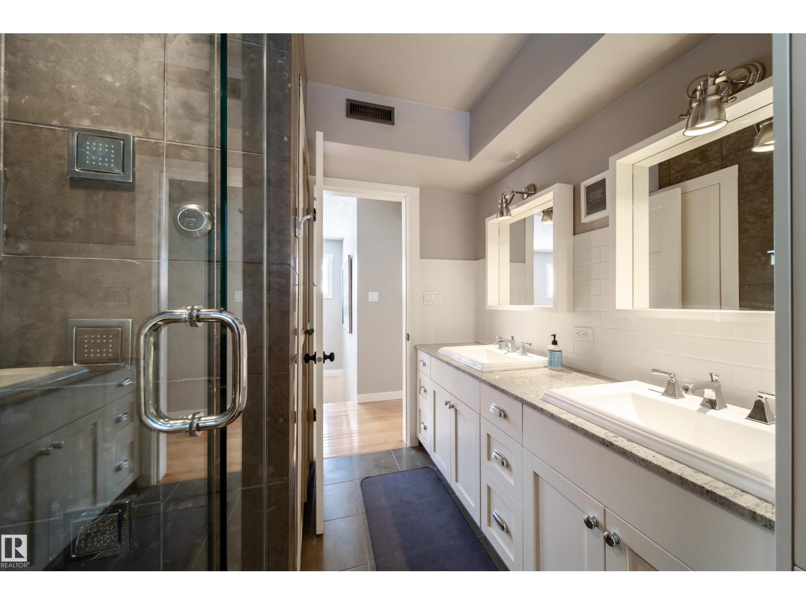 8332 120 St Nw, Edmonton, Alberta  T6G 1X2 - Photo 37 - E4477526