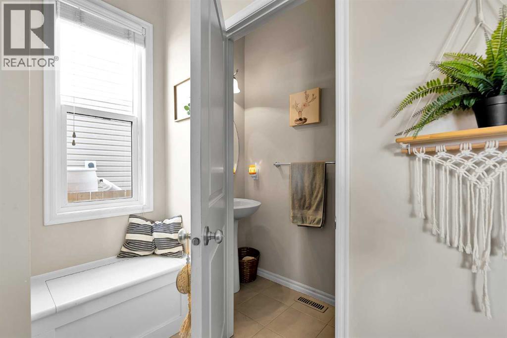 151 Heritage Drive, Cochrane, Alberta  T4C 0Y3 - Photo 23 - A2298031