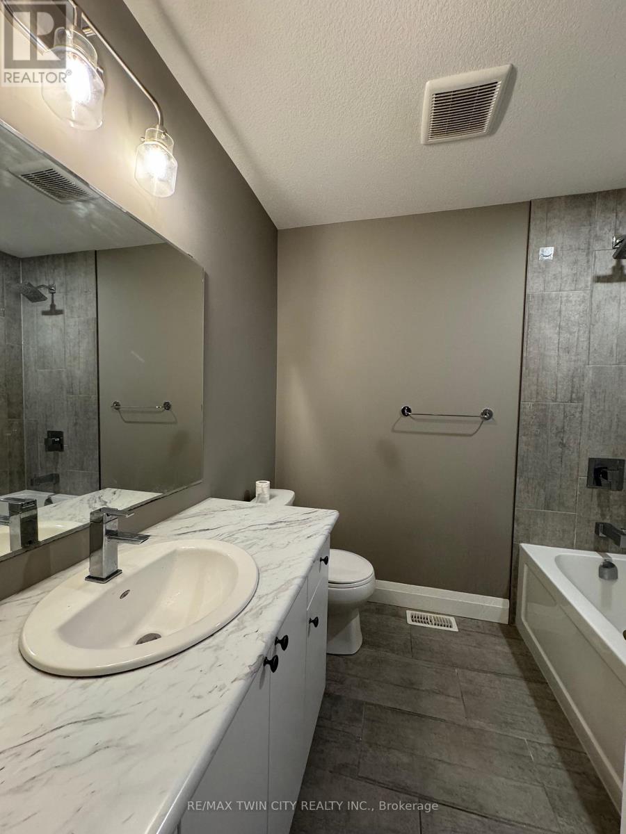 112 Links Crescent, Woodstock, Ontario  N4T 0K7 - Photo 10 - X12961860