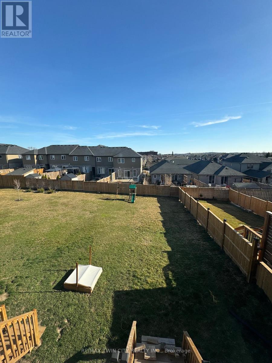 112 Links Crescent, Woodstock, Ontario  N4T 0K7 - Photo 13 - X12961860