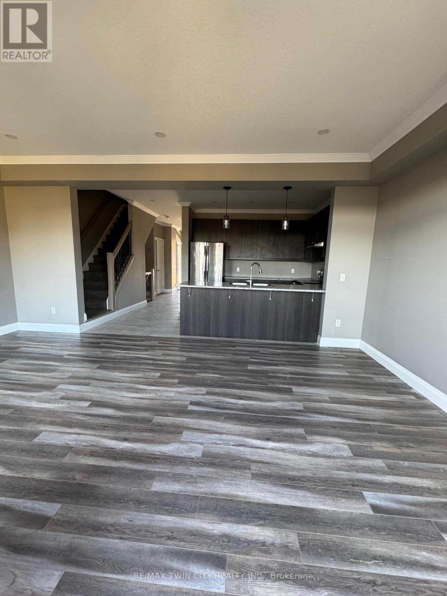 112 Links Crescent, Woodstock, Ontario  N4T 0K7 - Photo 3 - X12961860