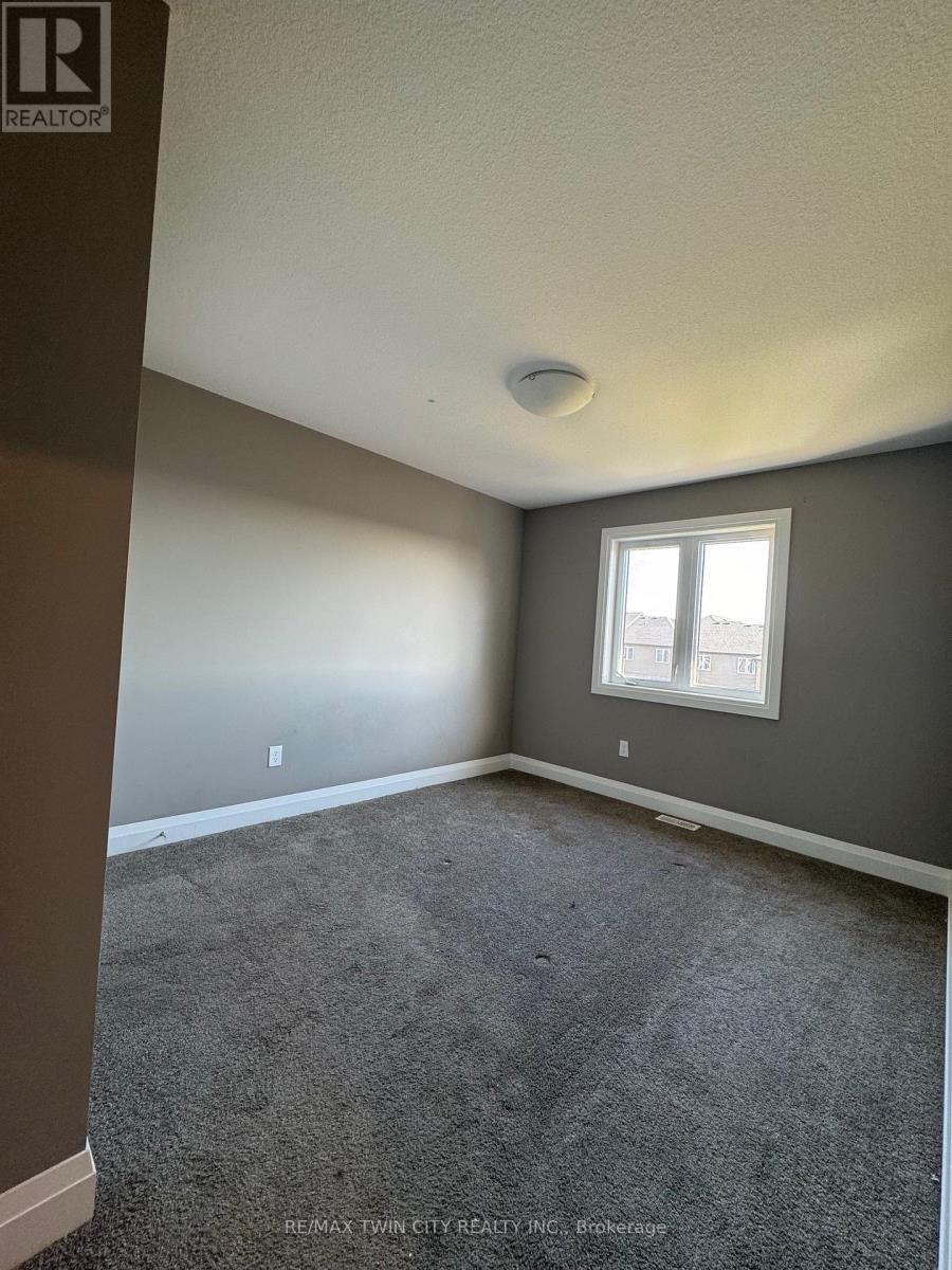 112 Links Crescent, Woodstock, Ontario  N4T 0K7 - Photo 9 - X12961860