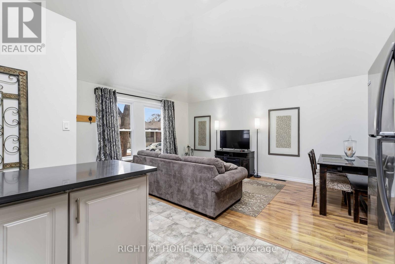 74 Province Street N, Hamilton, Ontario  L8H 4H6 - Photo 12 - X12961868