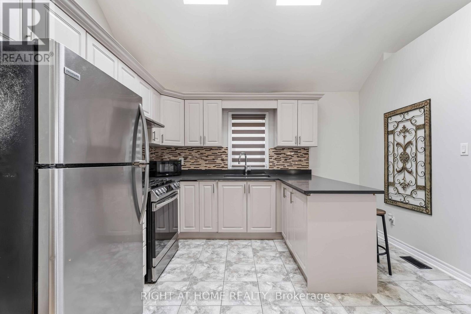 74 Province Street N, Hamilton, Ontario  L8H 4H6 - Photo 15 - X12961868