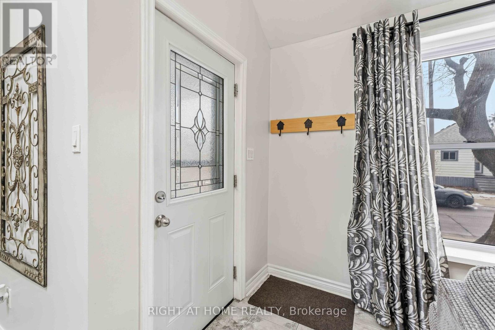 74 Province Street N, Hamilton, Ontario  L8H 4H6 - Photo 6 - X12961868