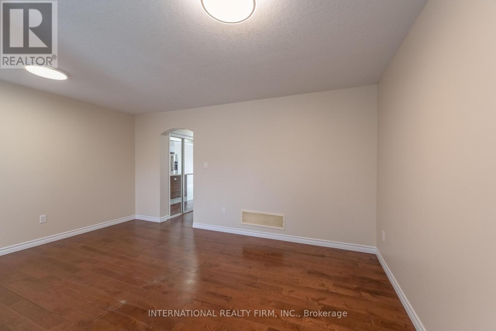 102 Hunter Way, Brantford, Ontario  N3T 0A8 - Photo 4 - X12961900