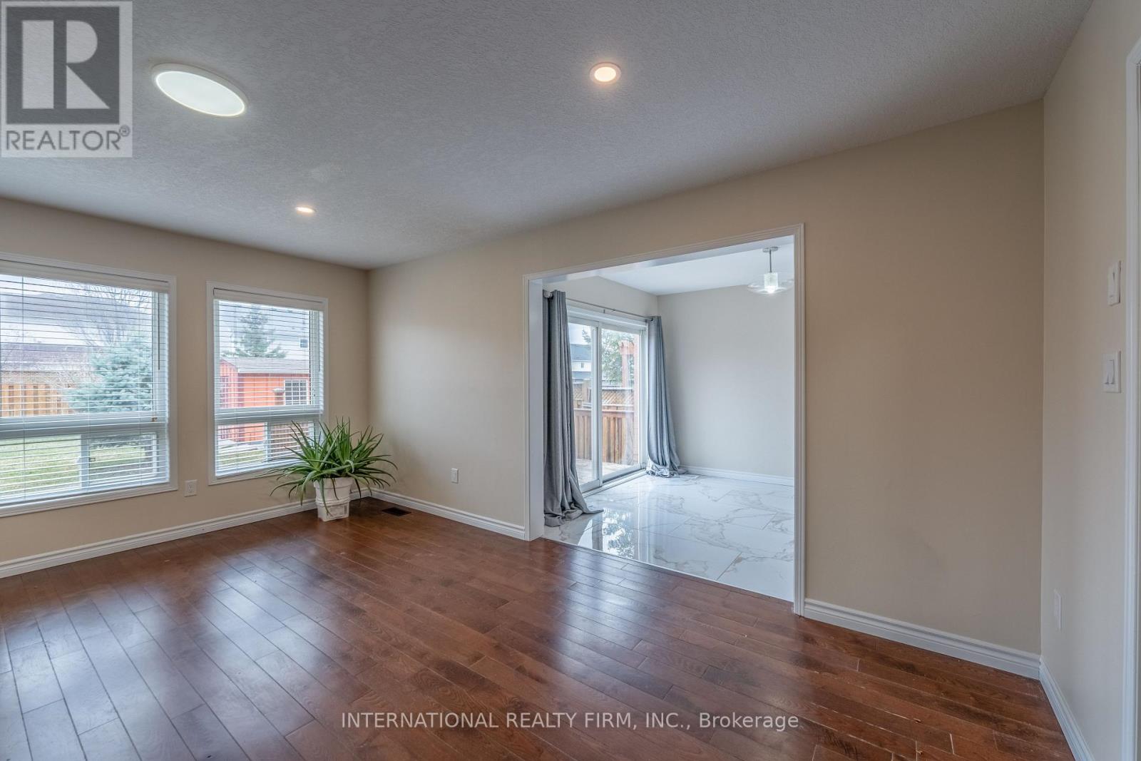 102 Hunter Way, Brantford, Ontario  N3T 0A8 - Photo 7 - X12961900