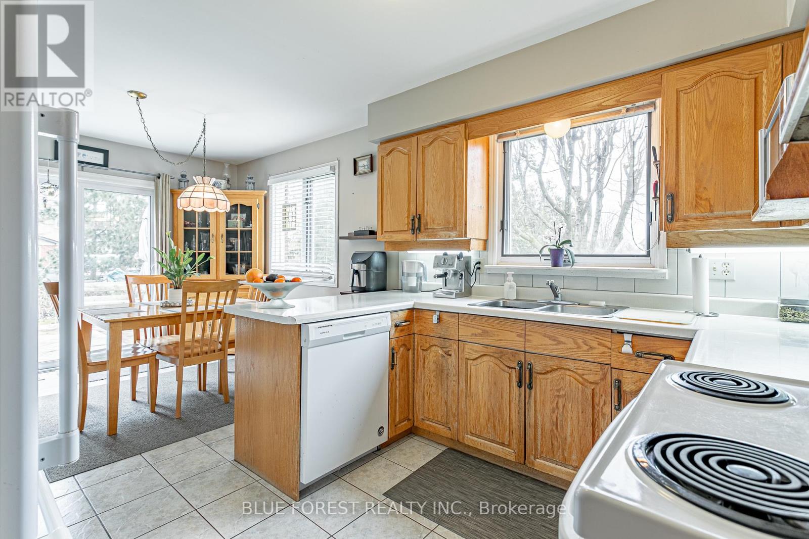 188 Scarlett Circle, Thames Centre, Ontario  N0L 1G3 - Photo 8 - X12961972