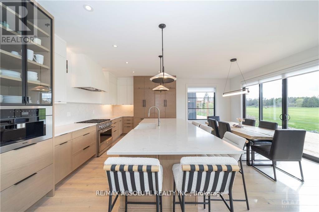 17 Trailway Circle, Ottawa, Ontario  K2S 1B9 - Photo 11 - X12961974