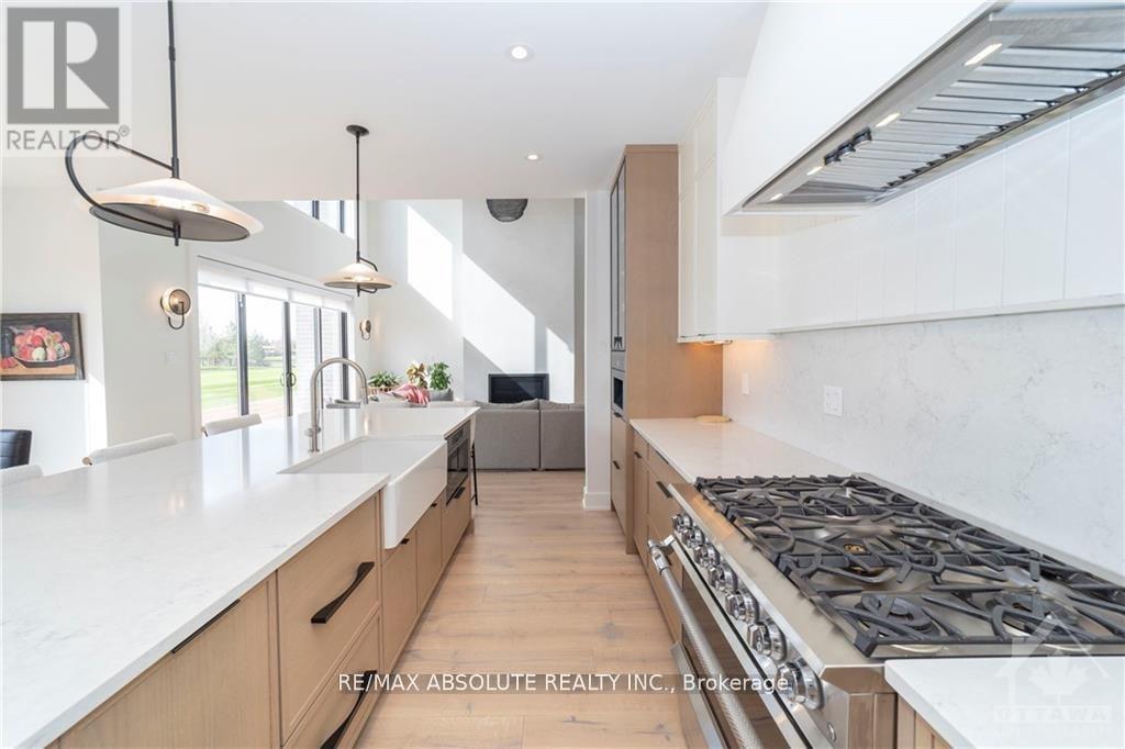 17 Trailway Circle, Ottawa, Ontario  K2S 1B9 - Photo 12 - X12961974