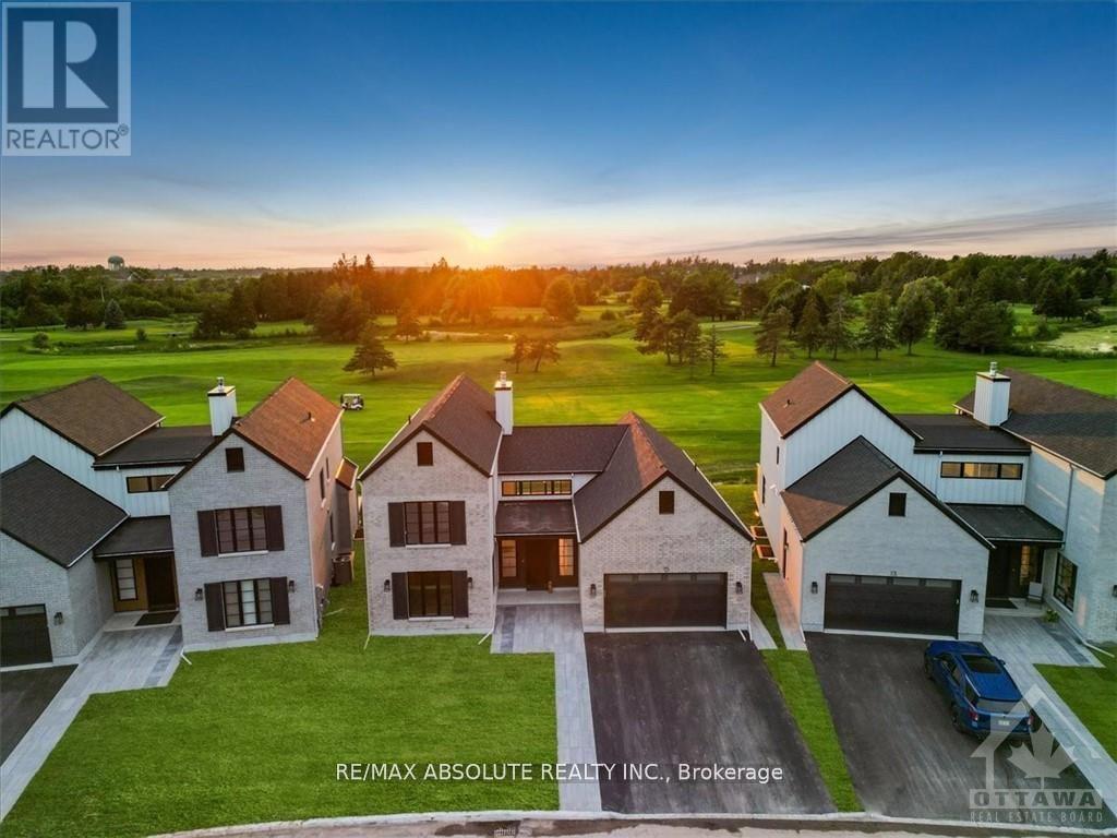 17 Trailway Circle, Ottawa, Ontario  K2S 1B9 - Photo 2 - X12961974