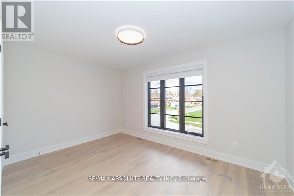17 Trailway Circle, Ottawa, Ontario  K2S 1B9 - Photo 28 - X12961974