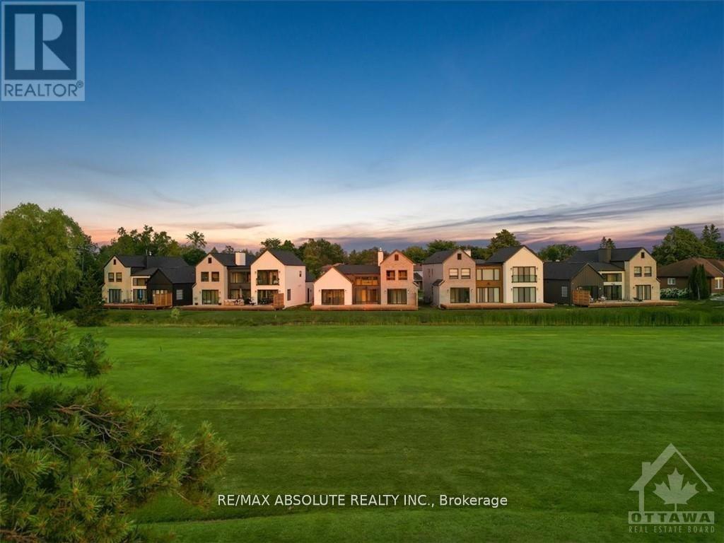 17 Trailway Circle, Ottawa, Ontario  K2S 1B9 - Photo 3 - X12961974