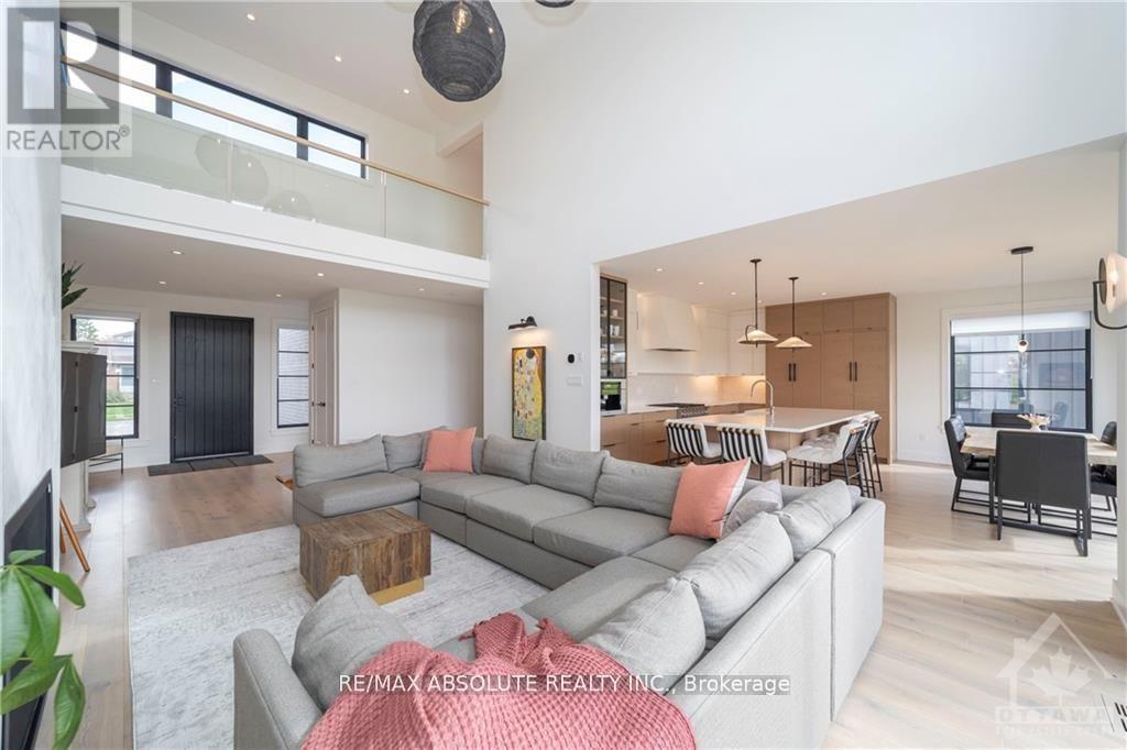 17 Trailway Circle, Ottawa, Ontario  K2S 1B9 - Photo 9 - X12961974