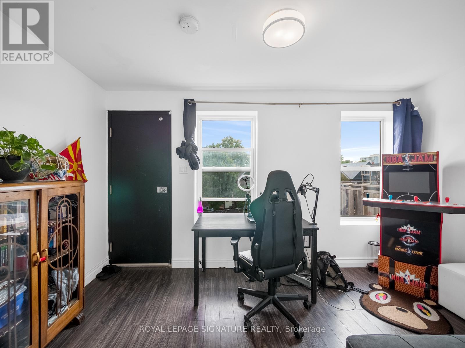 2243 Dundas Street W, Toronto, Ontario  M6R 1X6 - Photo 9 - W12961932