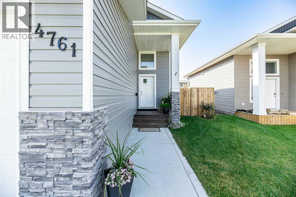4761 Aspen Lakes Boulevard, Blackfalds, Alberta  T4M 0M9 - Photo 2 - A2298269
