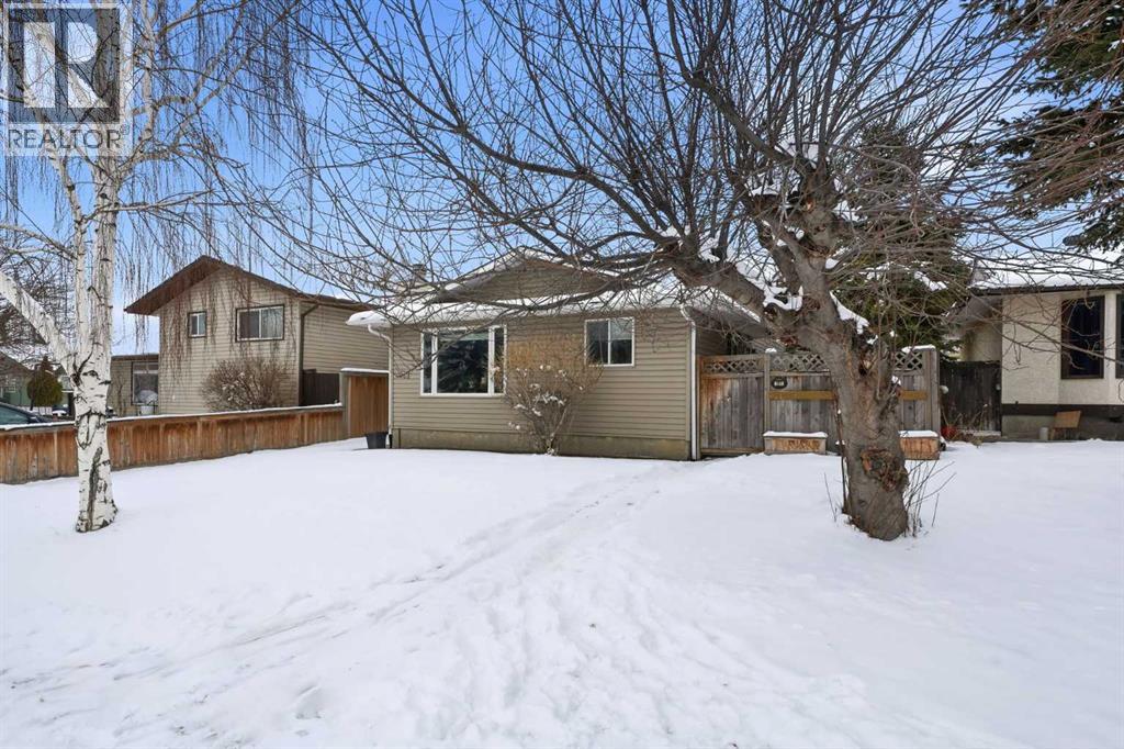 151 Templevale Place NE, Calgary, Alberta  T1Y 4V6 - Photo 2 - A2297380