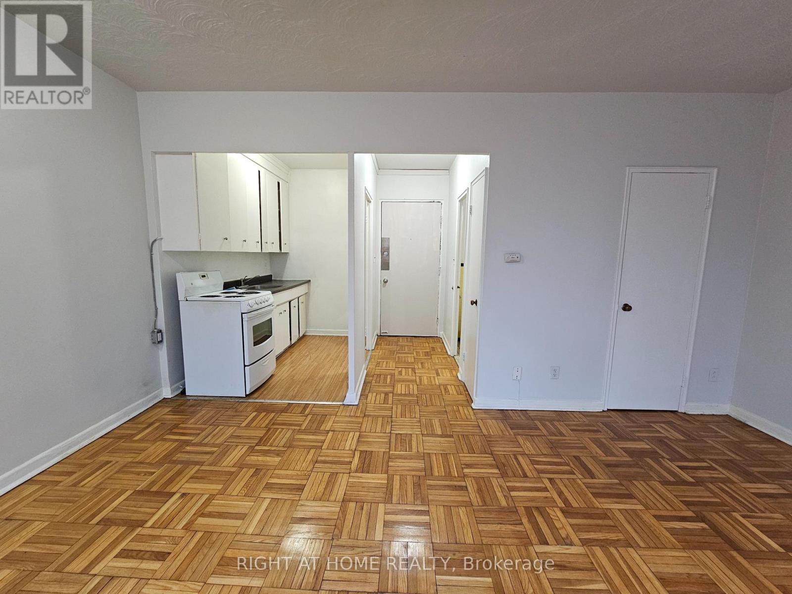 104 - 20 Cosburn Avenue, Toronto, Ontario  M4K 2E7 - Photo 15 - E12869102