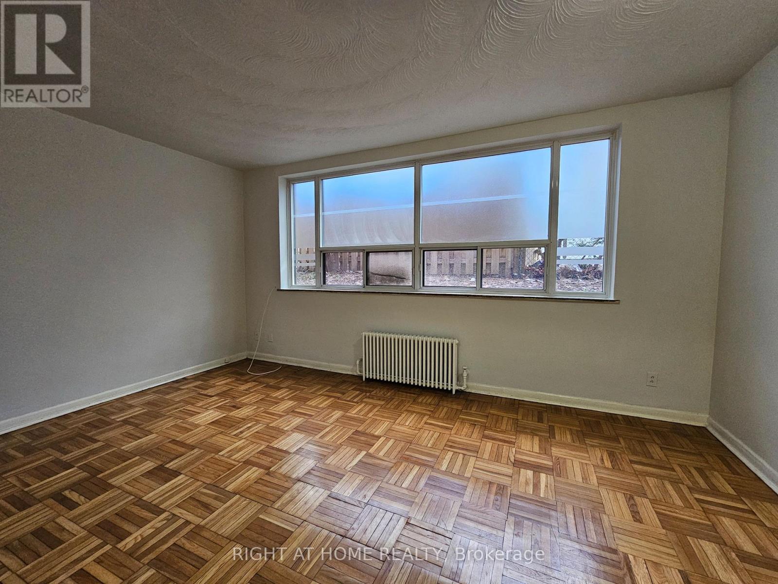 104 - 20 Cosburn Avenue, Toronto, Ontario  M4K 2E7 - Photo 10 - E12869102