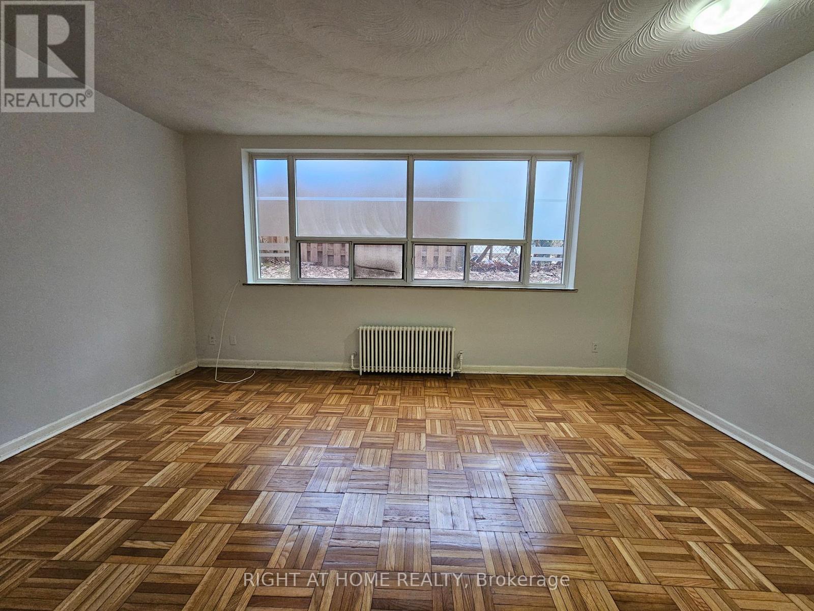 104 - 20 Cosburn Avenue, Toronto, Ontario  M4K 2E7 - Photo 13 - E12869102