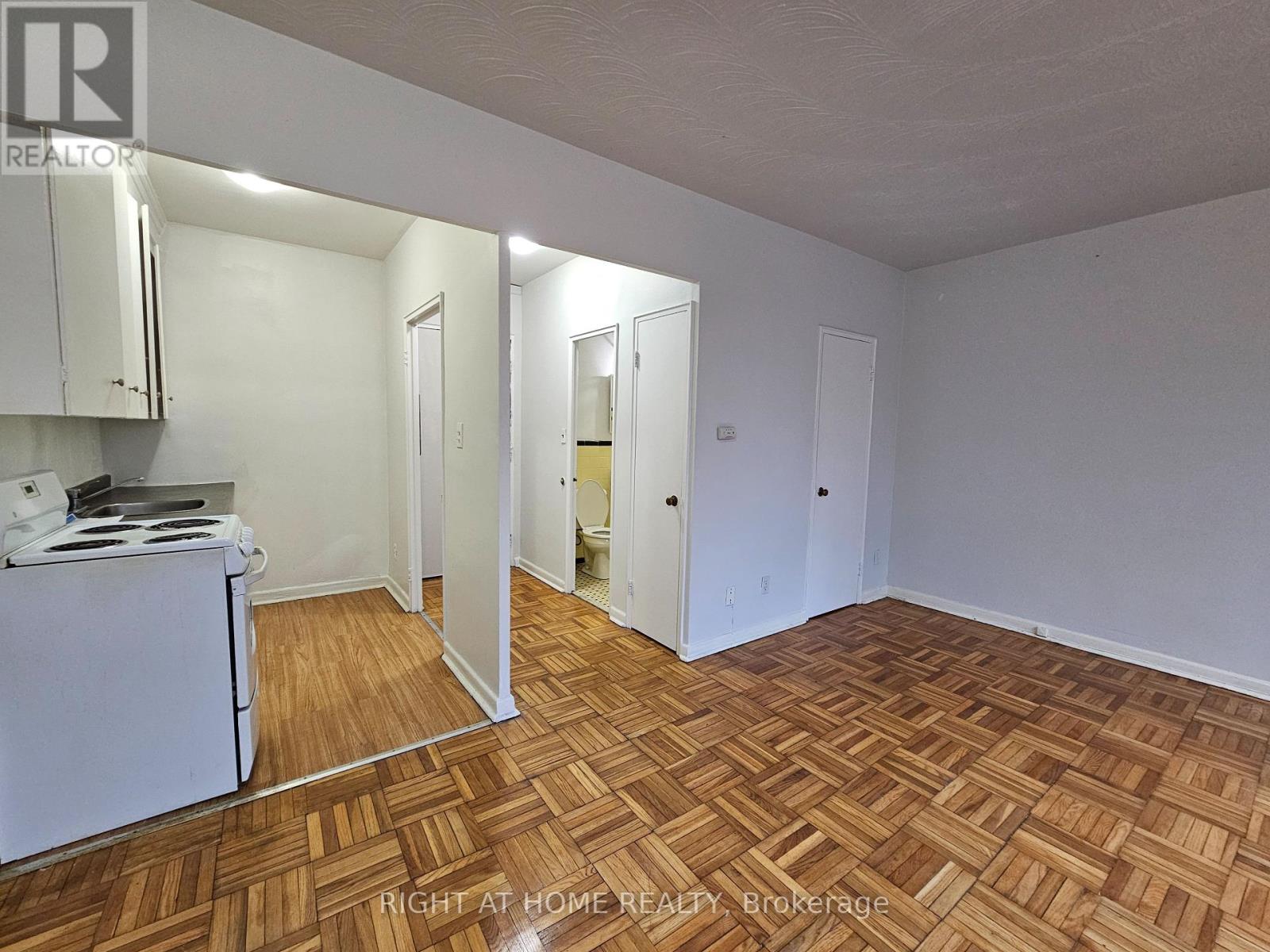 104 - 20 Cosburn Avenue, Toronto, Ontario  M4K 2E7 - Photo 16 - E12869102