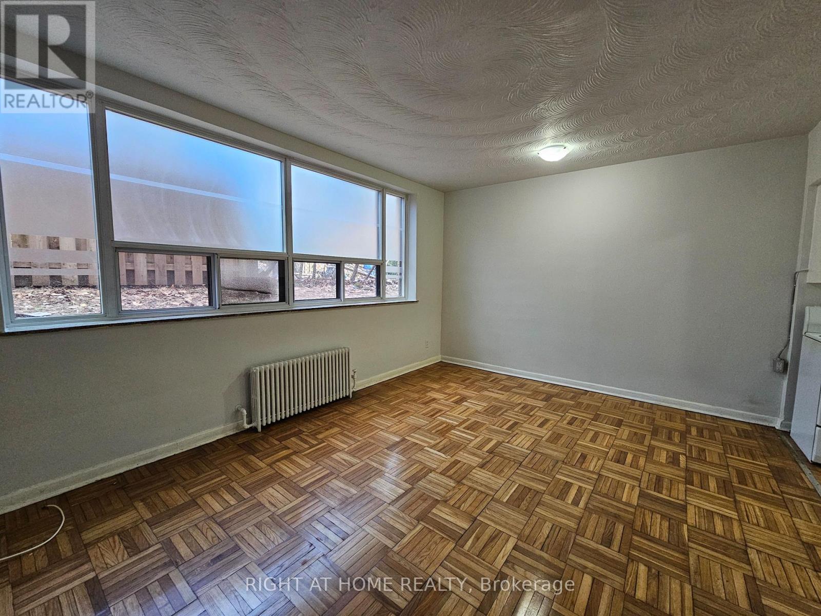 104 - 20 Cosburn Avenue, Toronto, Ontario  M4K 2E7 - Photo 8 - E12869102