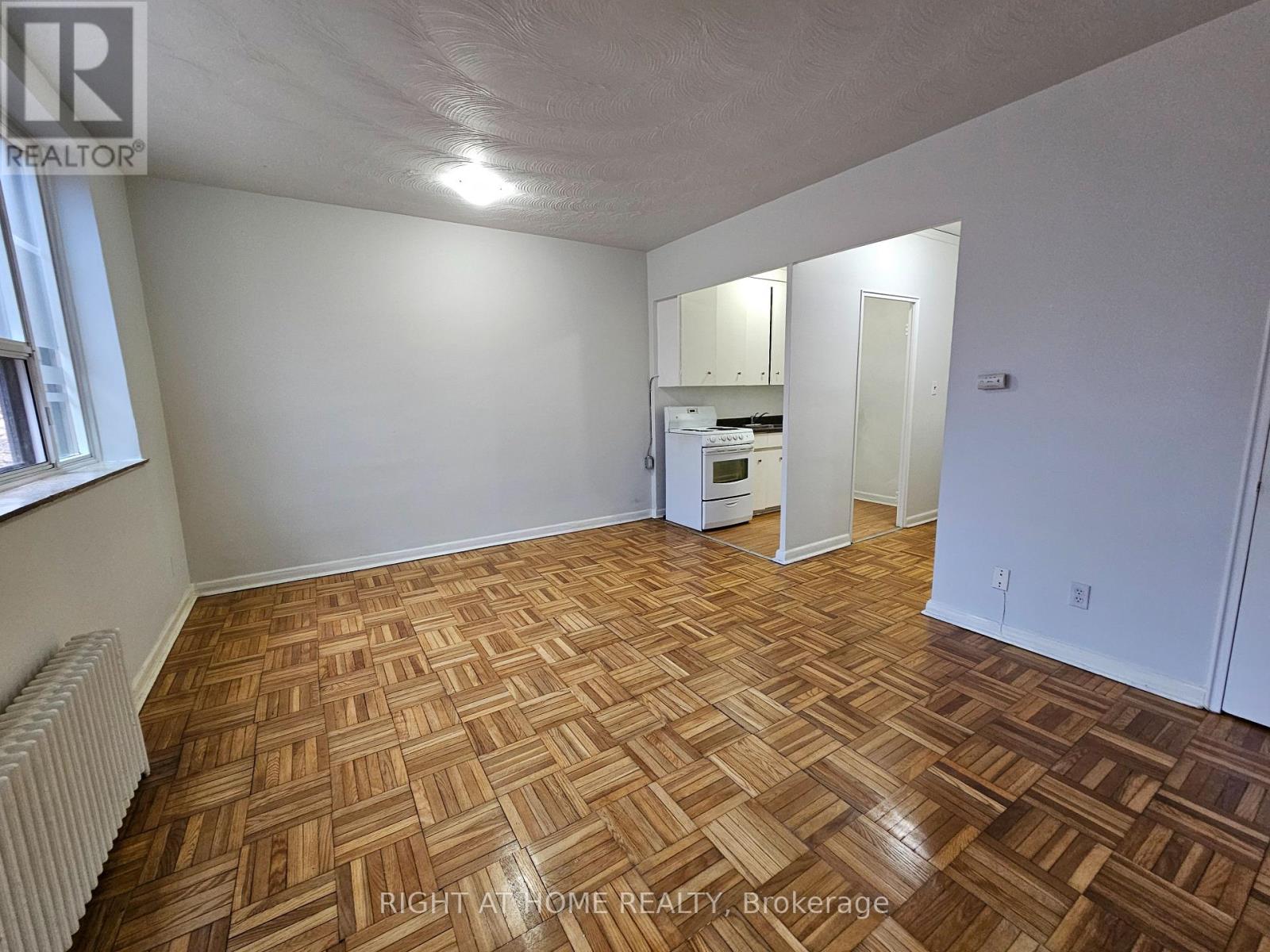 104 - 20 Cosburn Avenue, Toronto, Ontario  M4K 2E7 - Photo 11 - E12869102