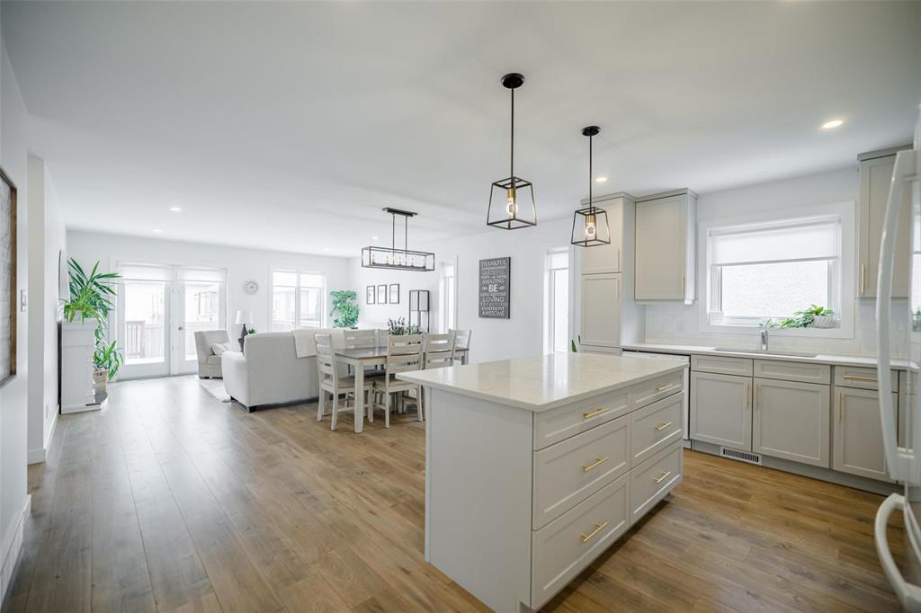 13 Berkeley Bend, Steinbach, Manitoba  R5G 2K4 - Photo 1 - 202606201