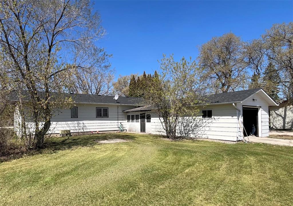 5 First Avenue N, Lundar, Manitoba  R0C 1Y0 - Photo 34 - 202606396