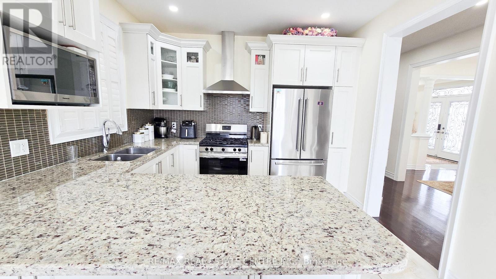 2 Buchanan Crescent, Brampton, Ontario  L6X 0Z3 - Photo 10 - W12961960