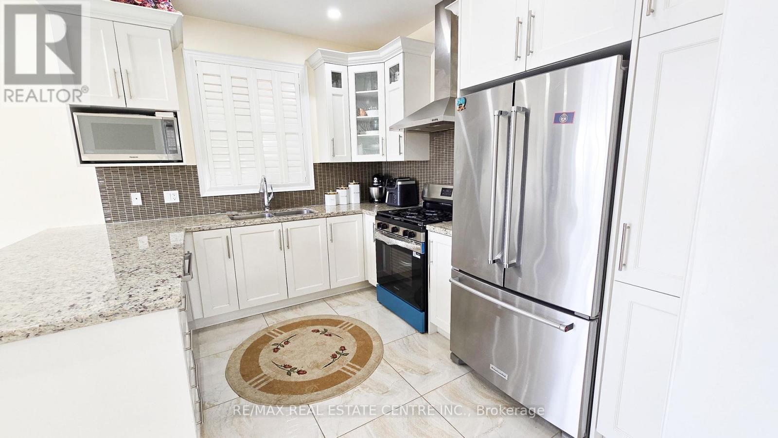 2 Buchanan Crescent, Brampton, Ontario  L6X 0Z3 - Photo 11 - W12961960