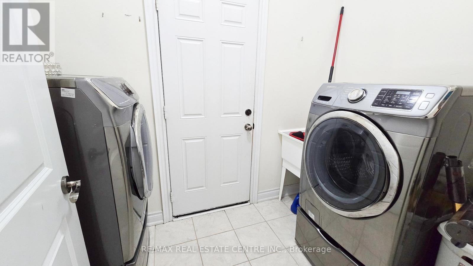 2 Buchanan Crescent, Brampton, Ontario  L6X 0Z3 - Photo 12 - W12961960