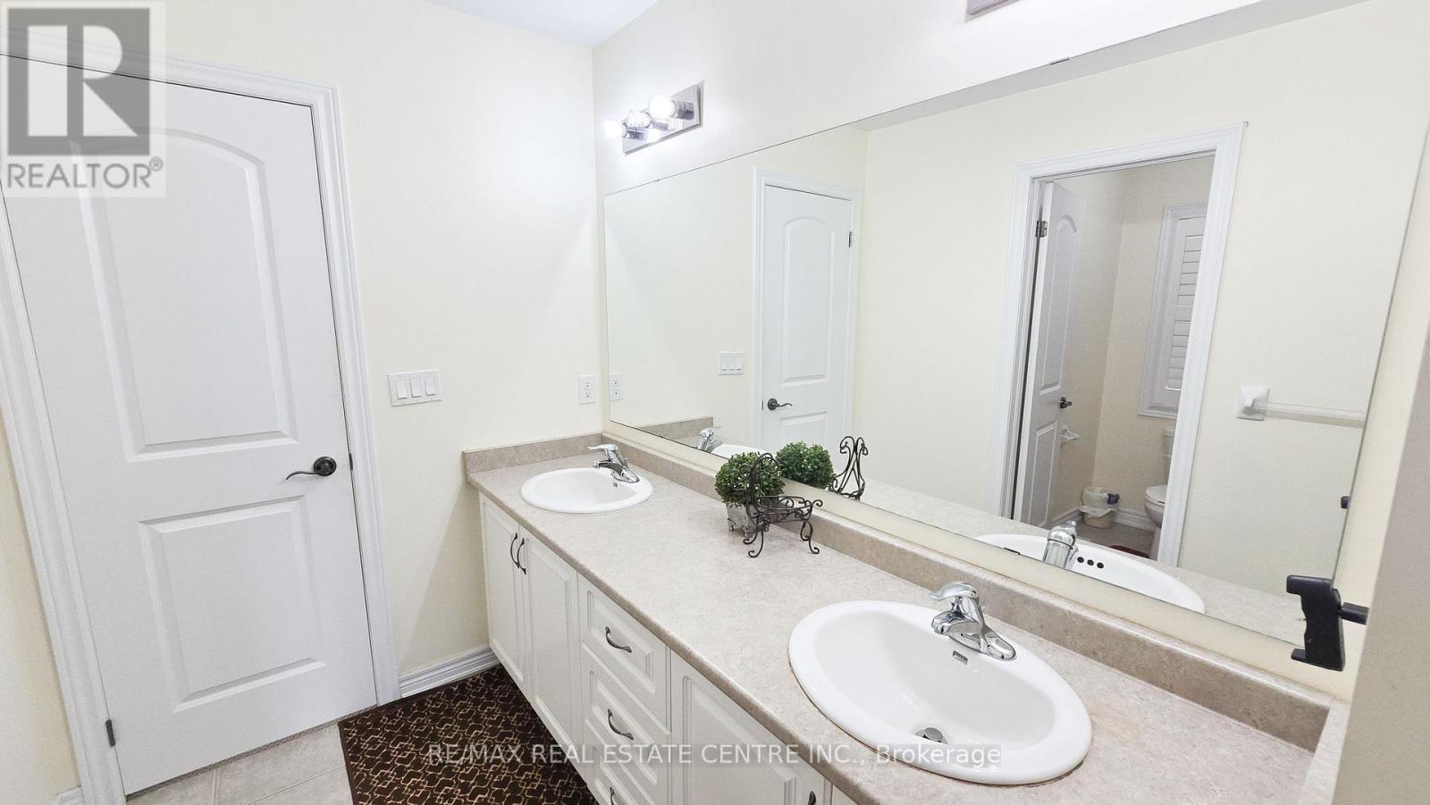 2 Buchanan Crescent, Brampton, Ontario  L6X 0Z3 - Photo 17 - W12961960