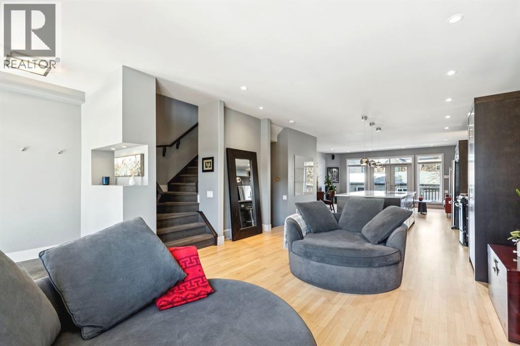 3043 28 Street Sw, Calgary, Alberta T3E 2J4 - Photo 10 - A2296577