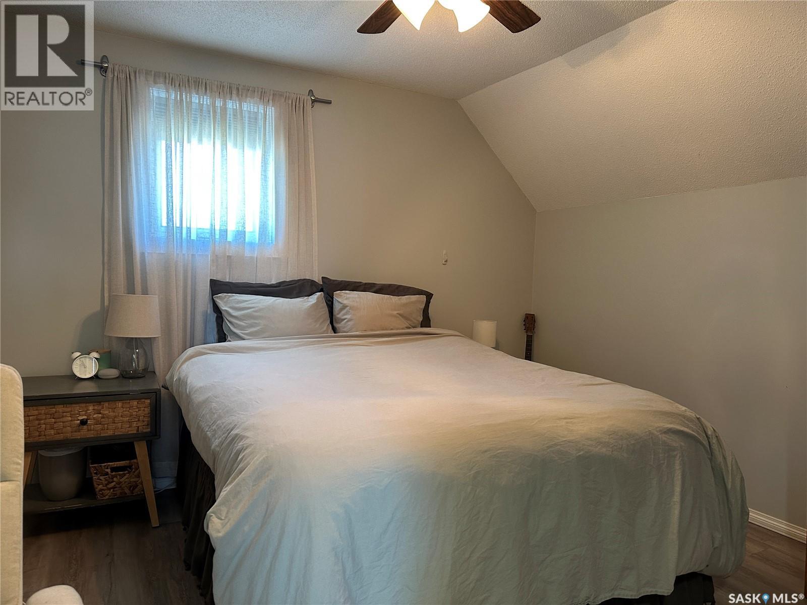 24 3rd Avenue Se, Weyburn, Saskatchewan  S4H 1X2 - Photo 11 - SK032202