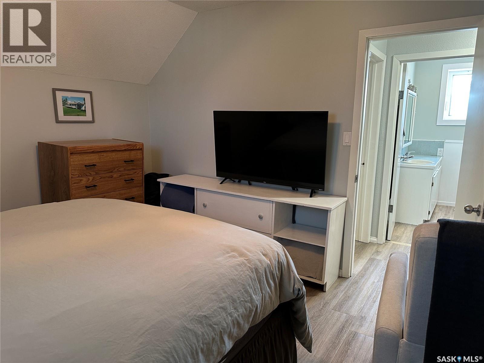 24 3rd Avenue Se, Weyburn, Saskatchewan  S4H 1X2 - Photo 13 - SK032202