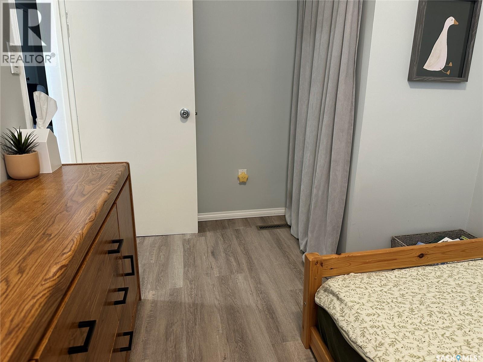 24 3rd Avenue Se, Weyburn, Saskatchewan  S4H 1X2 - Photo 18 - SK032202