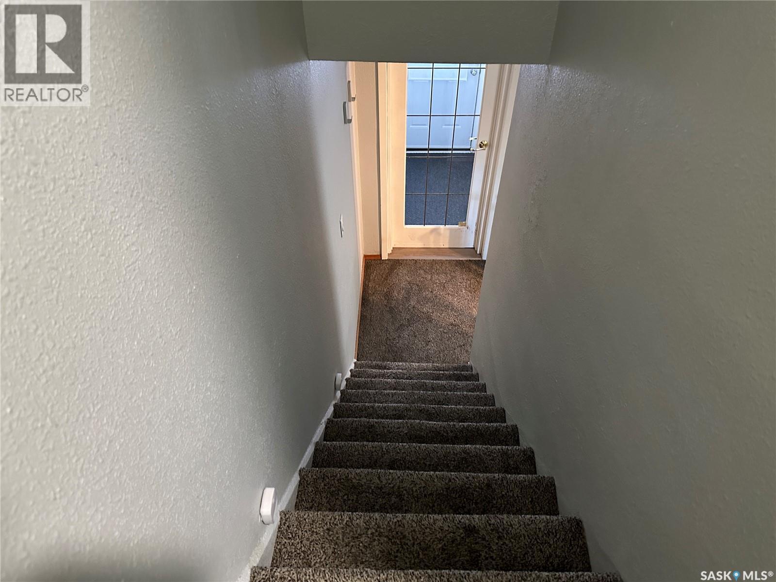 24 3rd Avenue Se, Weyburn, Saskatchewan  S4H 1X2 - Photo 19 - SK032202