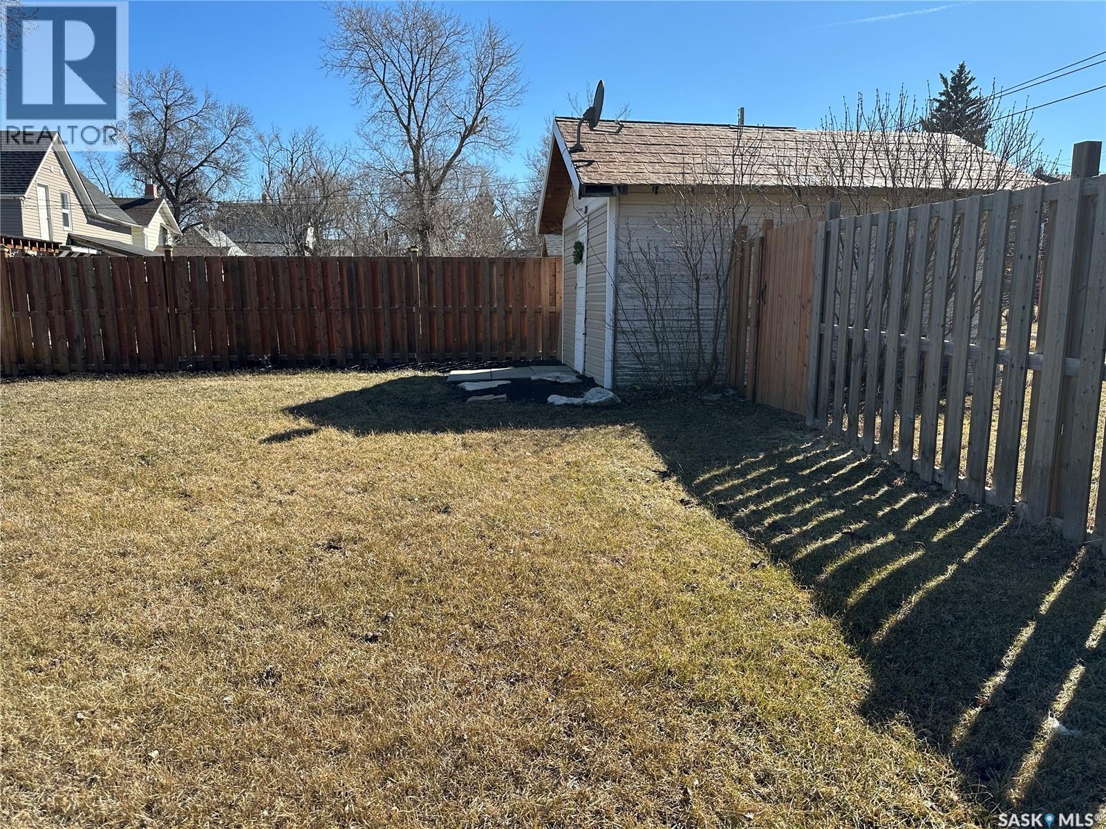 24 3rd Avenue Se, Weyburn, Saskatchewan  S4H 1X2 - Photo 24 - SK032202