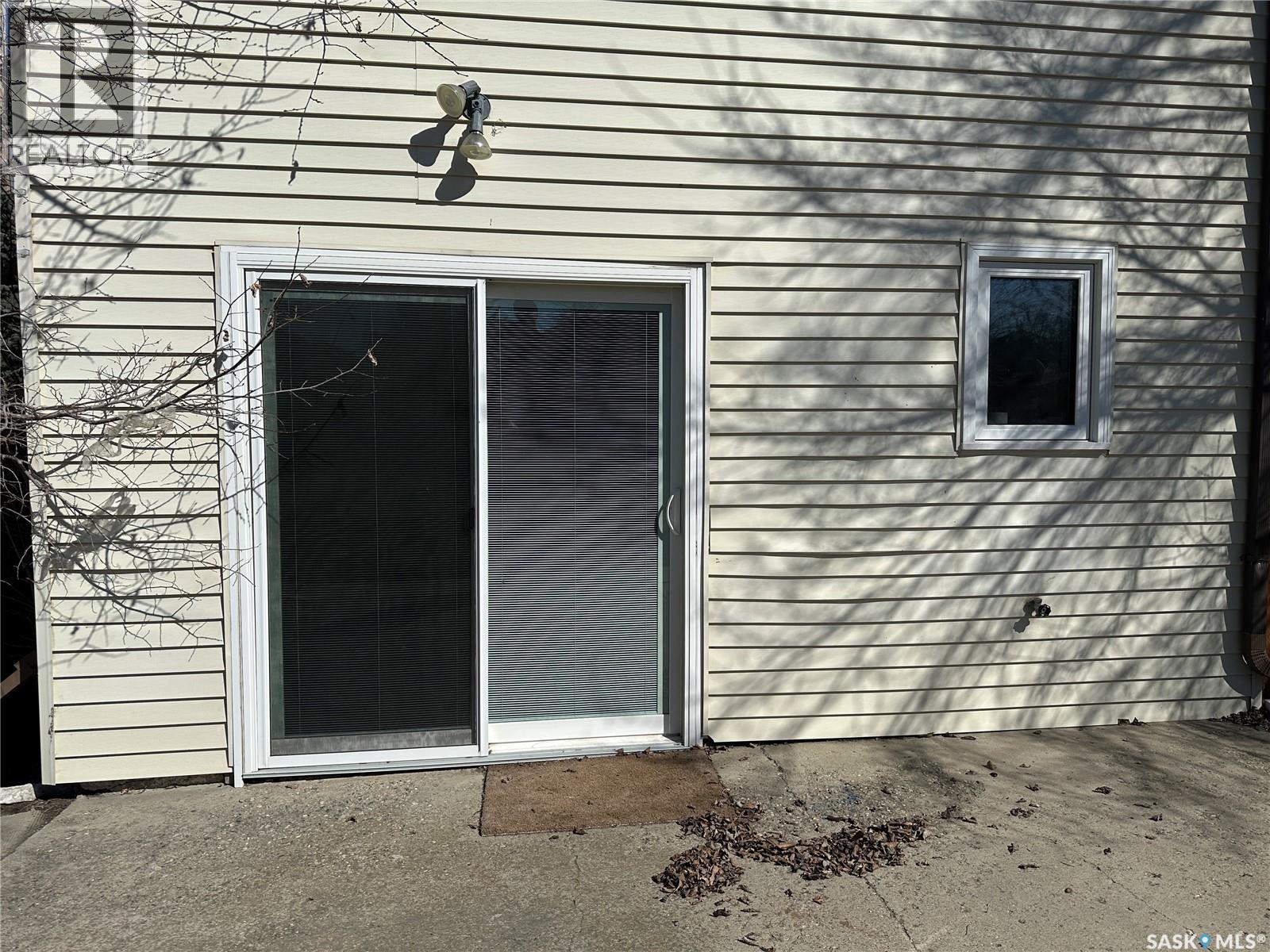 24 3rd Avenue Se, Weyburn, Saskatchewan  S4H 1X2 - Photo 26 - SK032202