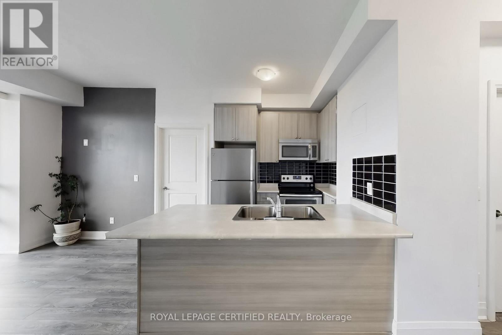 711 - 55 Yorkland Boulevard, Brampton, Ontario  L6P 4K9 - Photo 18 - W12961954