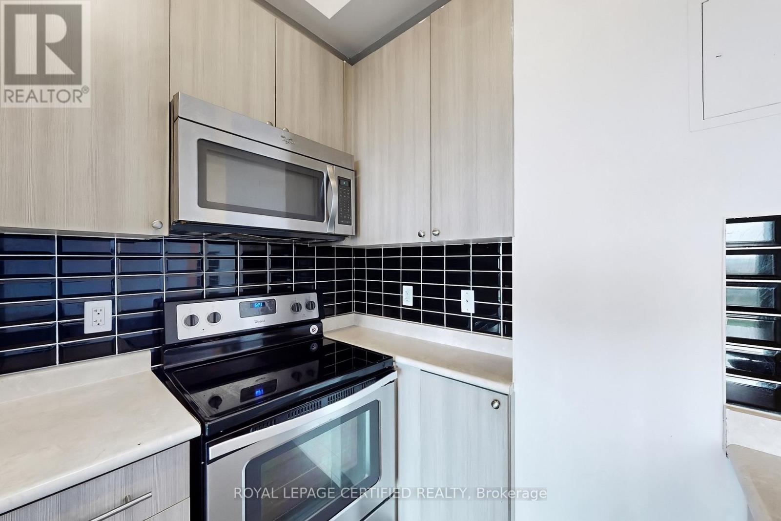 711 - 55 Yorkland Boulevard, Brampton, Ontario  L6P 4K9 - Photo 21 - W12961954