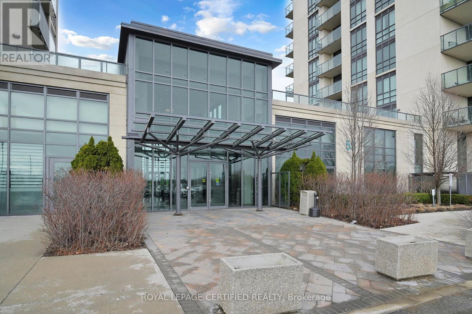 711 - 55 Yorkland Boulevard, Brampton, Ontario  L6P 4K9 - Photo 3 - W12961954